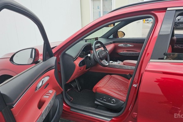 2022 Genesis GV70 с пробегом 42 706 км