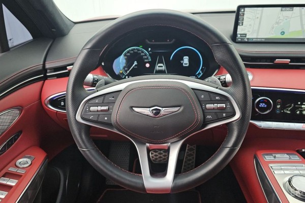 2022 Genesis GV70 с пробегом 42 706 км