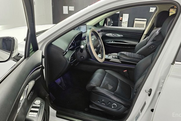 2021 Genesis GV70 с пробегом 125 514 км