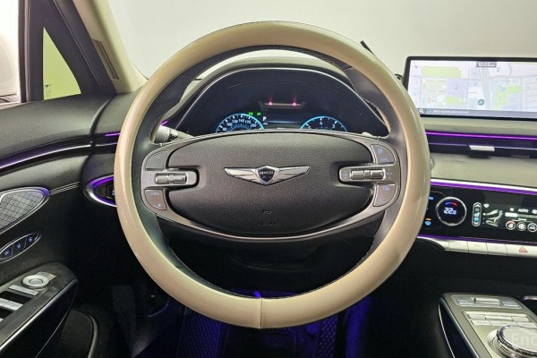 2021 Genesis GV70 с пробегом 125 514 км