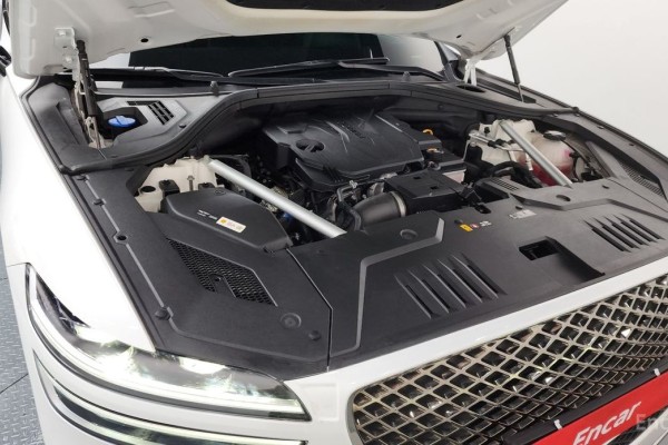 2021 Genesis GV70 с пробегом 42 431 км