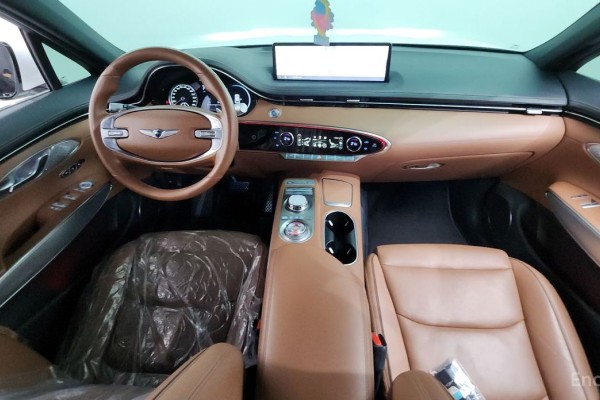 2021 Genesis GV70 с пробегом 42 431 км