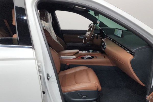 2021 Genesis GV70 с пробегом 42 431 км