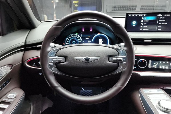 2021 Genesis GV70 с пробегом 53 350 км