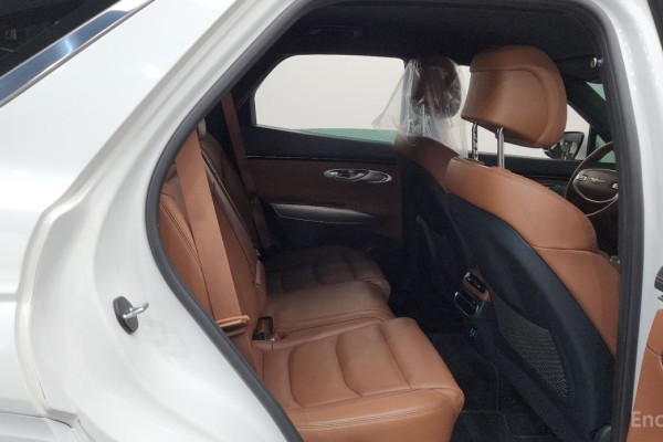 2021 Genesis GV70 с пробегом 42 431 км