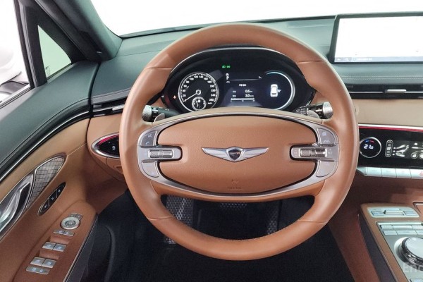 2021 Genesis GV70 с пробегом 42 431 км