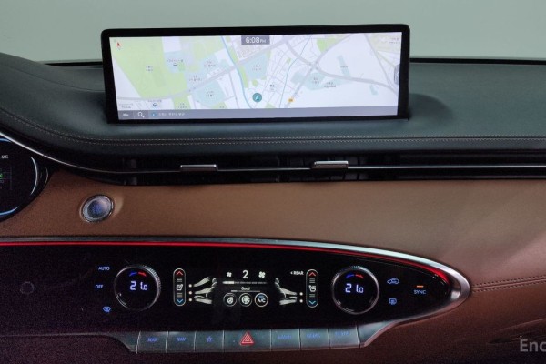 2021 Genesis GV70 с пробегом 42 431 км