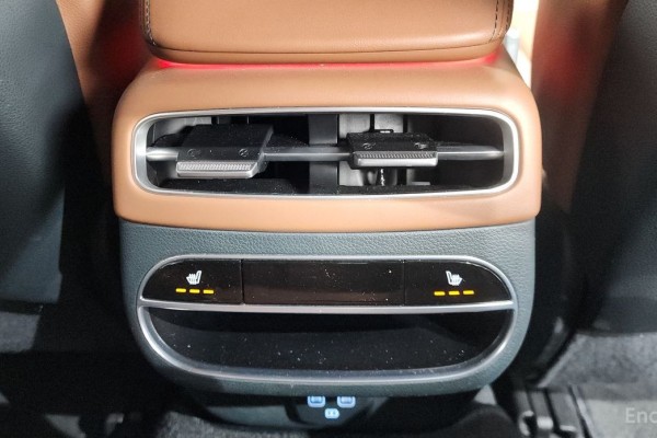 2021 Genesis GV70 с пробегом 42 431 км