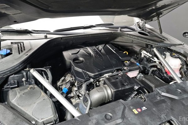 2021 Genesis GV70 с пробегом 74 289 км