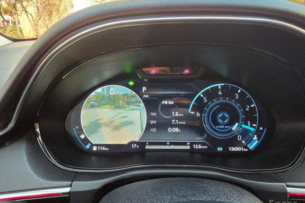 2021 Genesis GV70 с пробегом 136 884 км