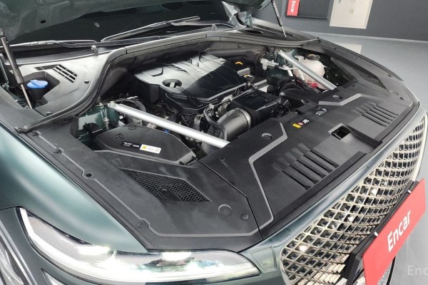 2022 Genesis GV70 с пробегом 62 945 км