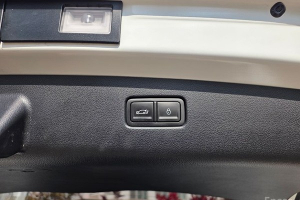 2021 Genesis GV70 с пробегом 136 884 км