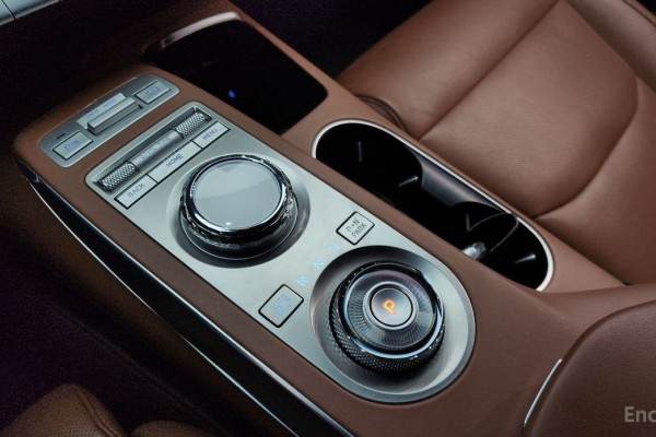 2022 Genesis GV70 с пробегом 62 945 км