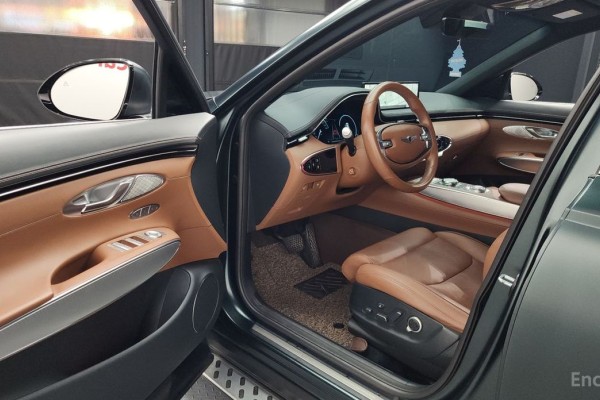 2022 Genesis GV70 с пробегом 62 945 км