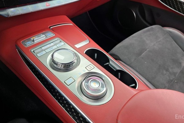 2022 Genesis GV70 с пробегом 50 112 км