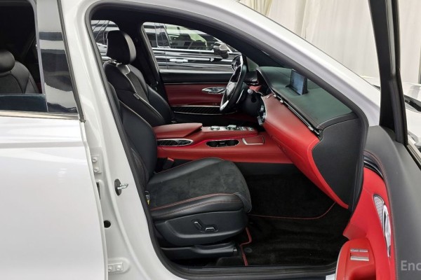 2022 Genesis GV70 с пробегом 50 112 км