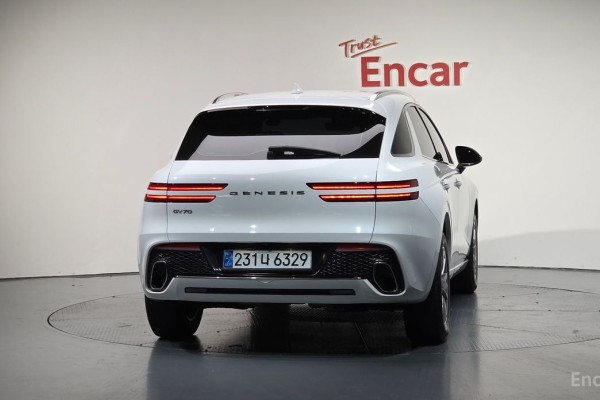 2021 Genesis GV70 с пробегом 56 769 км