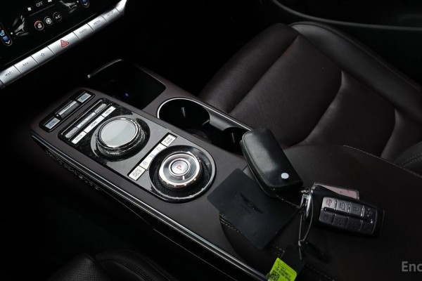 2021 Genesis GV70 с пробегом 74 539 км