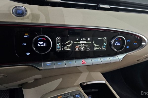 2021 Genesis GV70 с пробегом 55 947 км