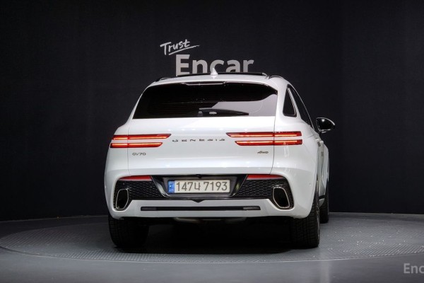 2021 Genesis GV70 с пробегом 49 610 км