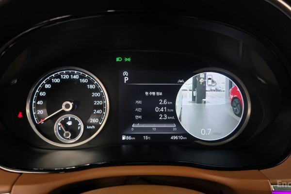 2021 Genesis GV70 с пробегом 49 610 км