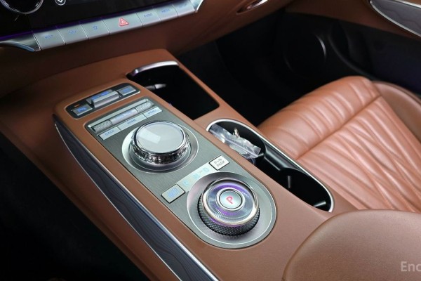 2021 Genesis GV70 с пробегом 49 610 км