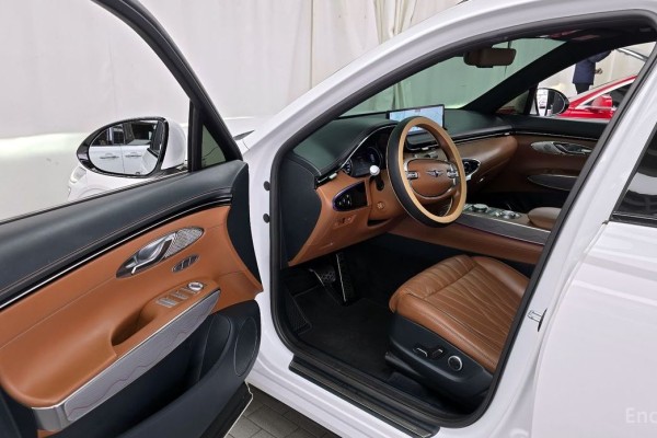 2021 Genesis GV70 с пробегом 49 610 км