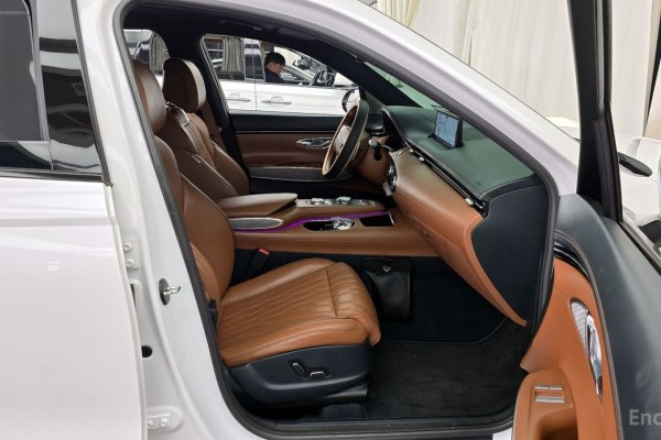 2021 Genesis GV70 с пробегом 49 610 км