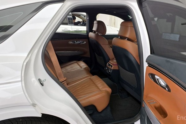 2021 Genesis GV70 с пробегом 49 610 км