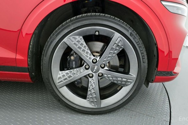 2021 Genesis GV70 с пробегом 85 724 км