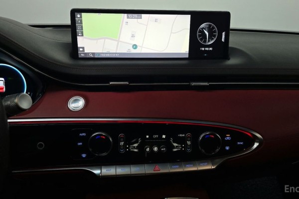 2021 Genesis GV70 с пробегом 85 724 км