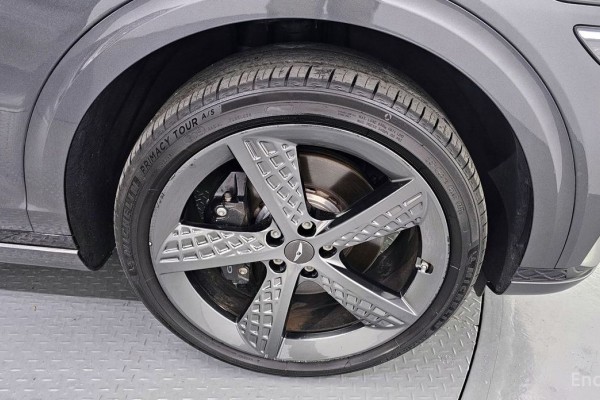 2021 Genesis GV70 с пробегом 65 390 км