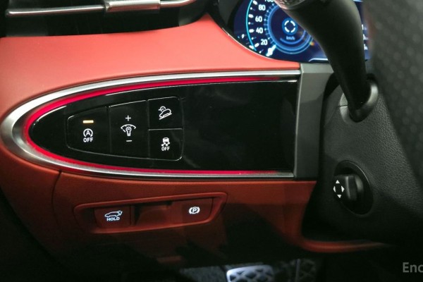 2021 Genesis GV70 с пробегом 85 724 км