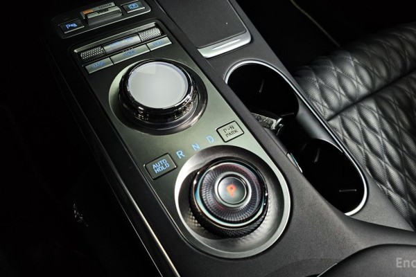 2021 Genesis GV70 с пробегом 65 390 км