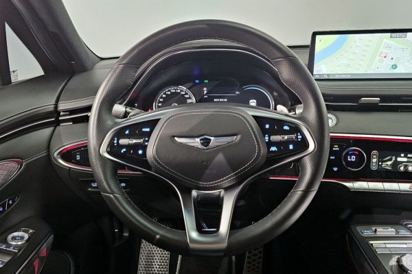2021 Genesis GV70 с пробегом 65 390 км