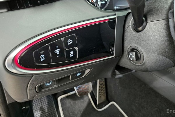 2021 Genesis GV70 с пробегом 65 390 км