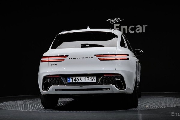 2021 Genesis GV70 с пробегом 41 434 км