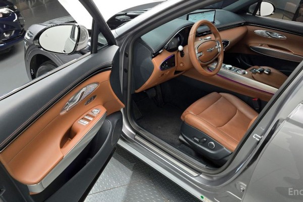 2021 Genesis GV70 с пробегом 53 022 км