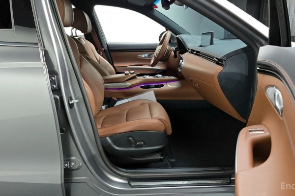 2021 Genesis GV70 с пробегом 53 022 км