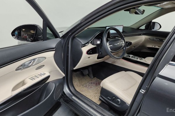 2021 Genesis GV70 с пробегом 73 196 км