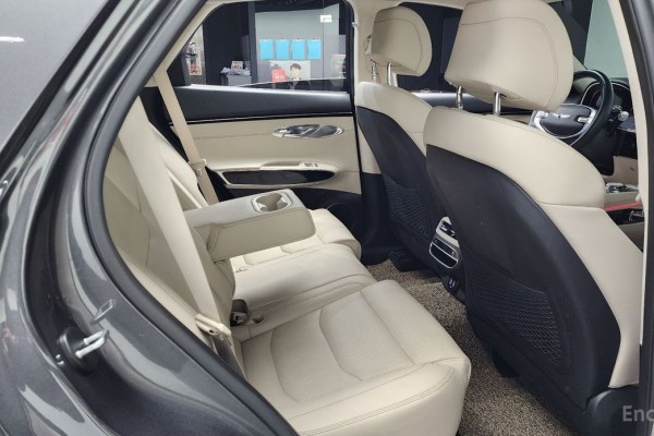 2021 Genesis GV70 с пробегом 73 196 км