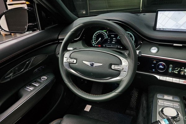 2021 Genesis GV70 с пробегом 49 928 км