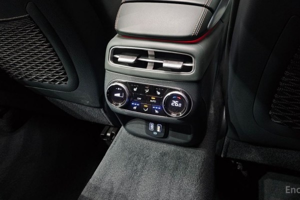 2021 Genesis GV70 с пробегом 49 928 км