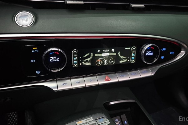 2021 Genesis GV70 с пробегом 49 928 км