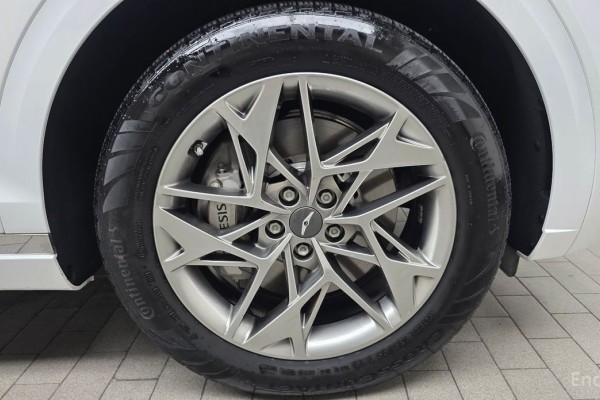 2022 Genesis GV70 с пробегом 50 635 км