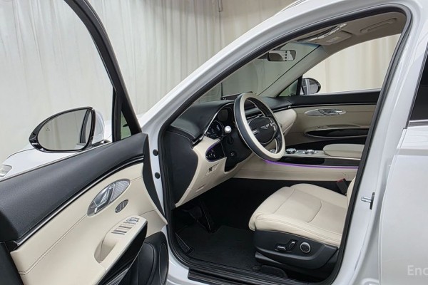 2022 Genesis GV70 с пробегом 50 635 км