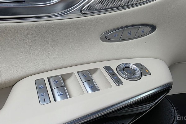 2022 Genesis GV70 с пробегом 50 635 км