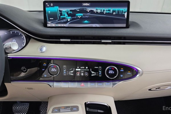 2022 Genesis GV70 с пробегом 50 635 км