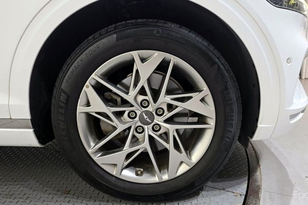 2021 Genesis GV70 с пробегом 49 678 км