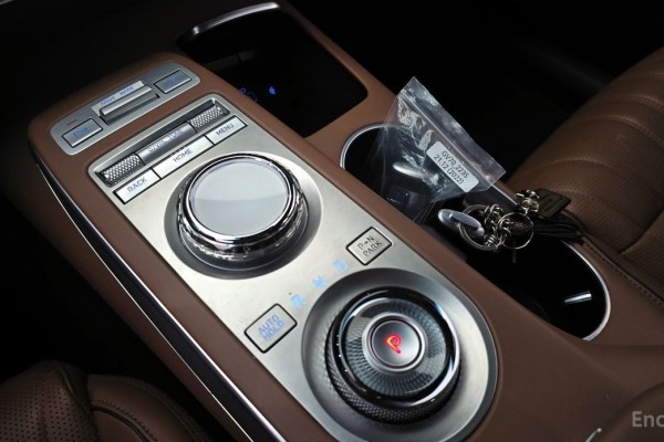 2021 Genesis GV70 с пробегом 49 678 км